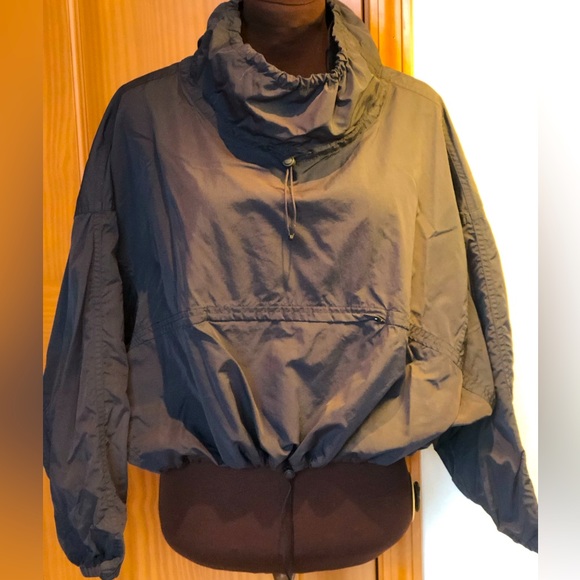 LULULEMON cropped nylon pullover No tags/sz likely L-XL (see msrmnts) Drawstring - Picture 2 of 5